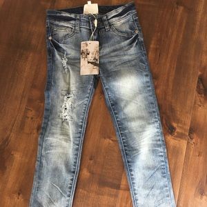 Hannah Banana distressed ripped jeans